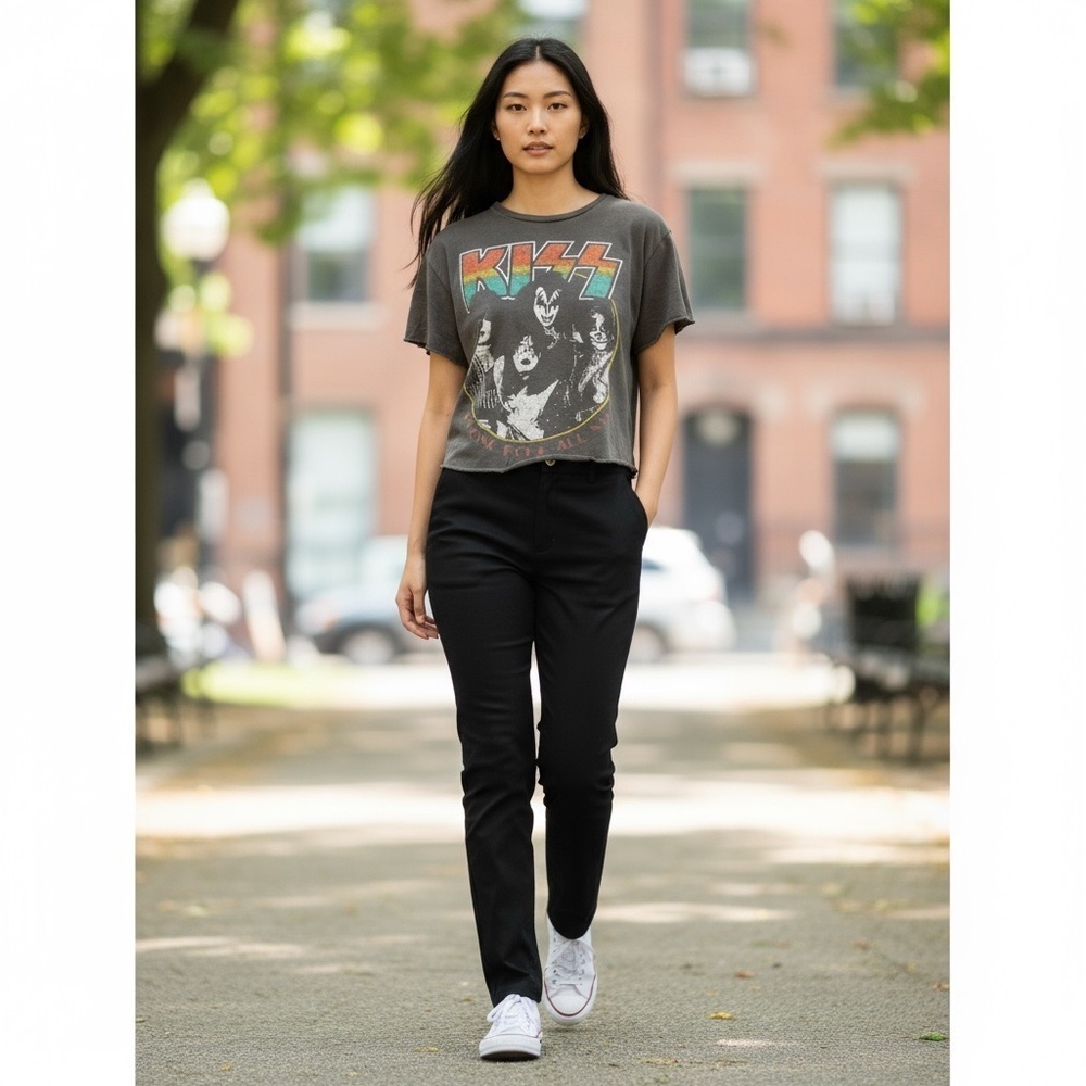 Kiss Women's Graphic Crop Top - Gray and Multicolor